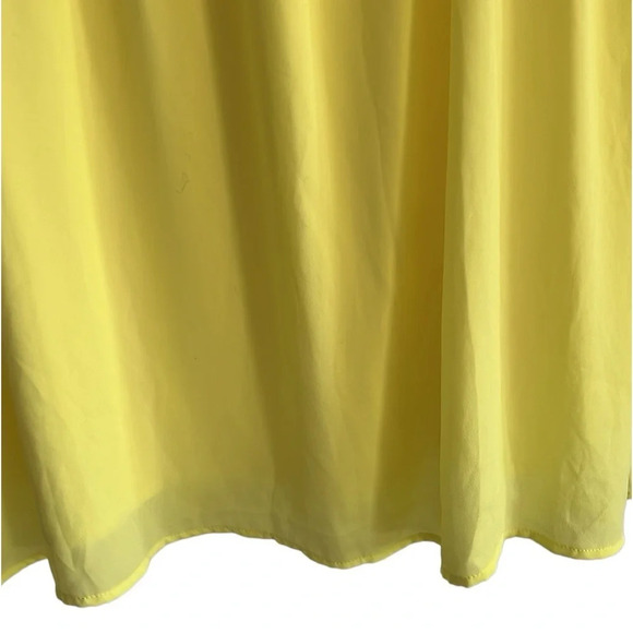 H&M sleeveless yellow Dress with gold buttons - Picture 4 of 4